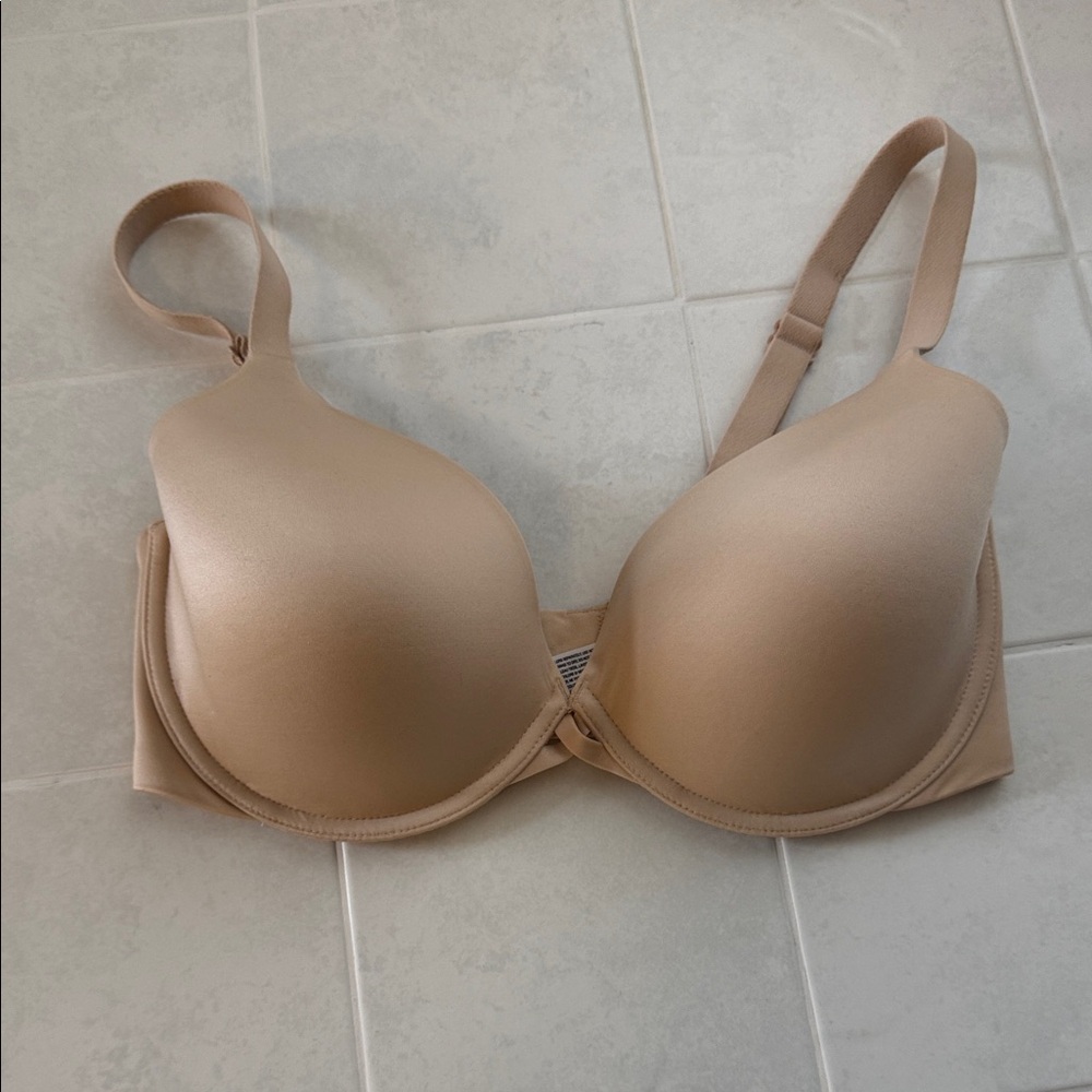 Wacoal Smooth Nude Bra lightly padded with crisscross front detail